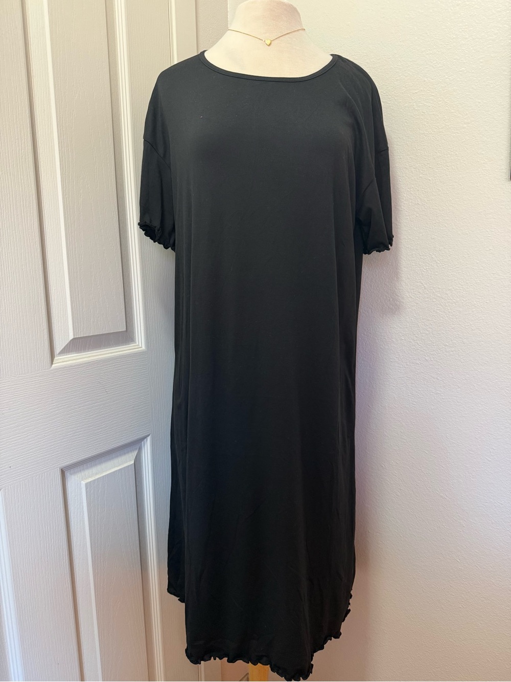 Black Scoop Neck Women's Tunic Dress